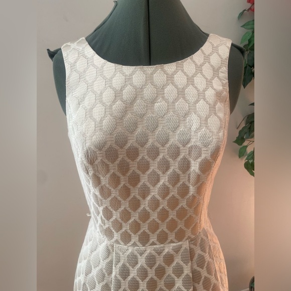 White House black market dress - Picture 3 of 11